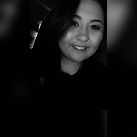 Meet your Posher, Adriana - Picture 1 of 1